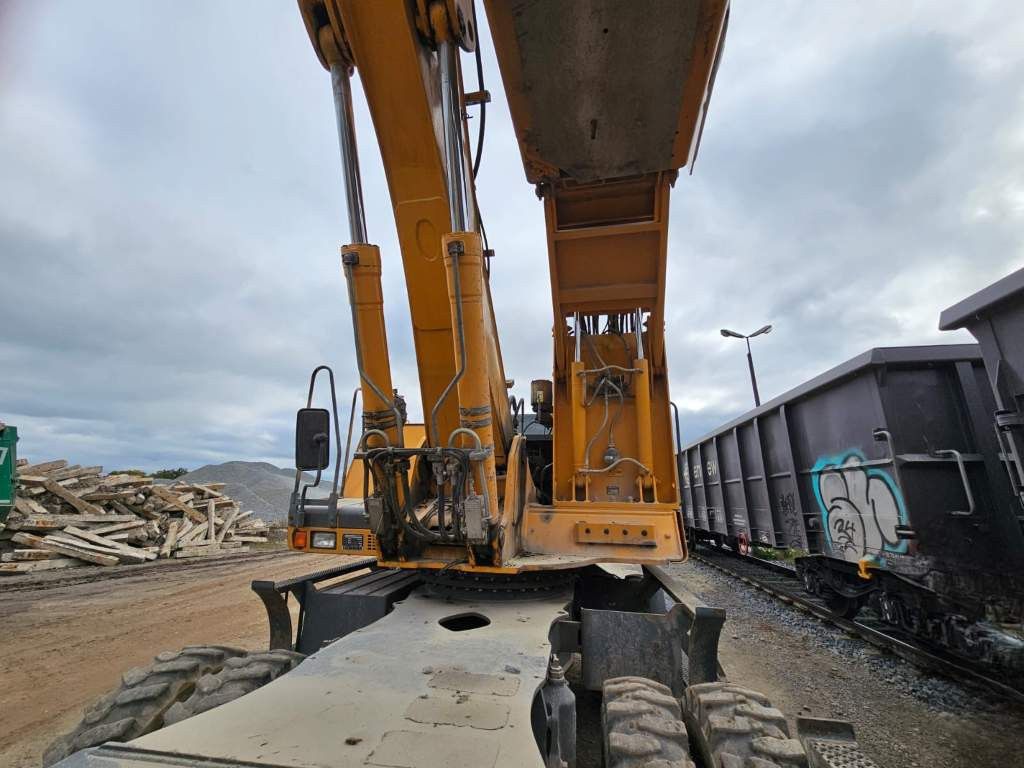 Fahrzeugabbildung Liebherr A 904-2 C Litronic mit fahrbarer  Kabine, Klima