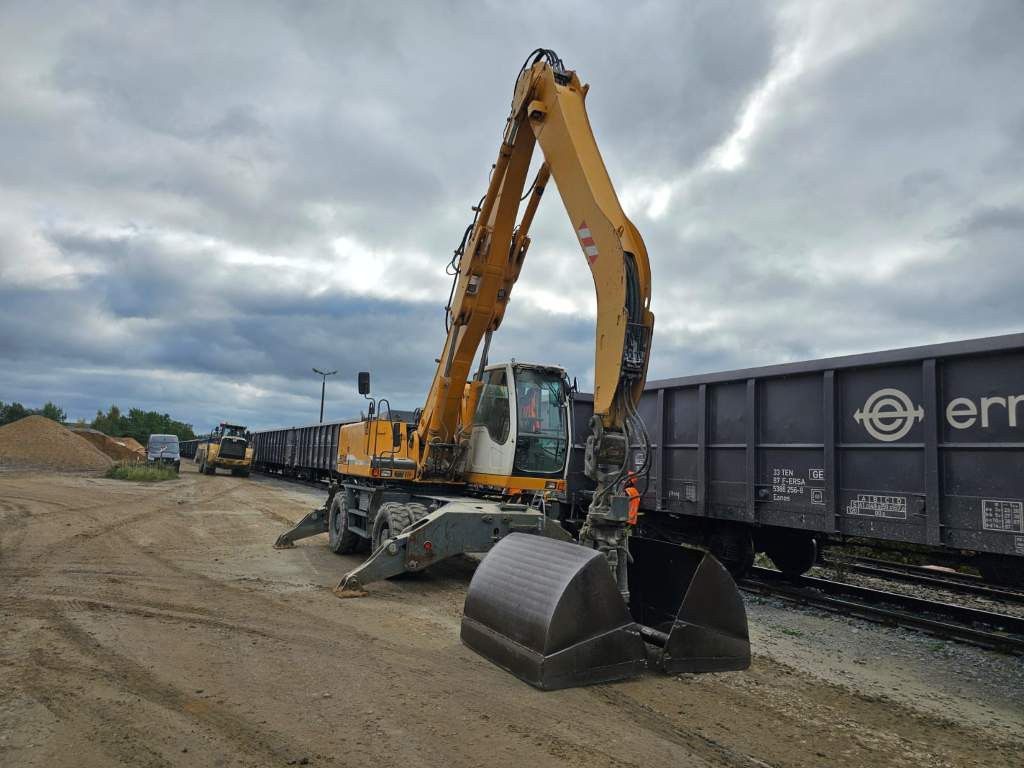 Fahrzeugabbildung Liebherr A 904-2 C Litronic mit fahrbarer  Kabine, Klima