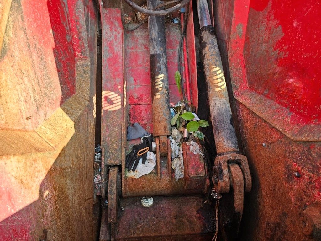 Fahrzeugabbildung Volvo FE 320 6x2 Müllwagen, 2 Kammern, Joab 18,7 cbm