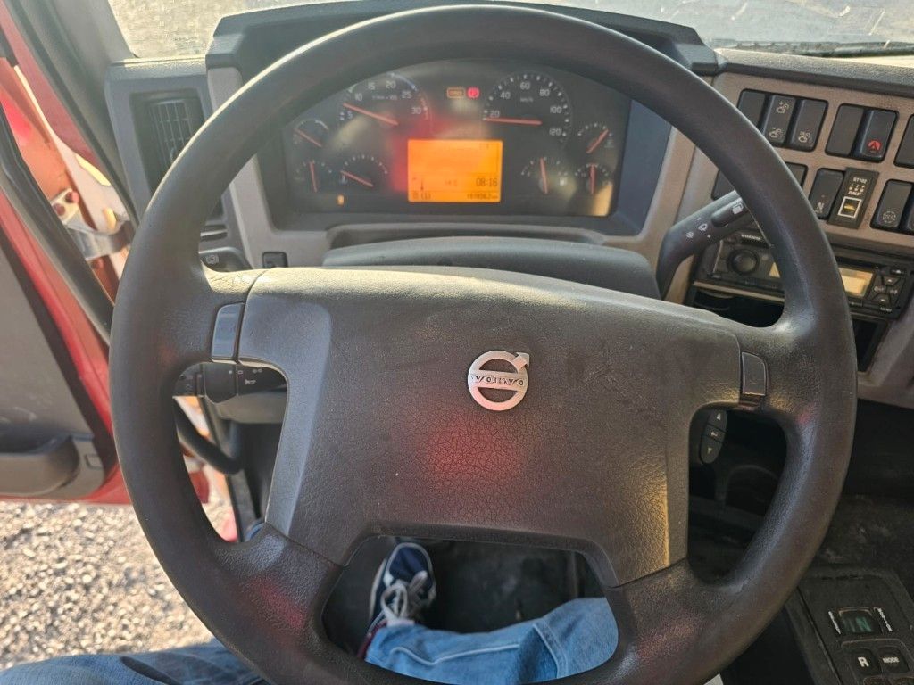 Fahrzeugabbildung Volvo FE 320 6x2 Müllwagen, 2 Kammern, Joab 18,7 cbm