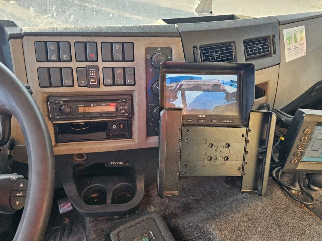 Fahrzeugabbildung Volvo FE 320 6x2 Müllwagen, 2 Kammern, Joab 18,7 cbm
