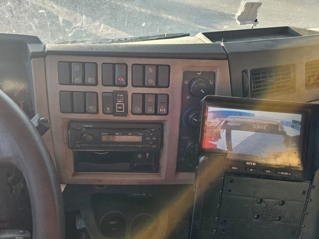 Fahrzeugabbildung Volvo FE 320 6x2 Müllwagen, 2 Kammern, Joab 18,7 cbm