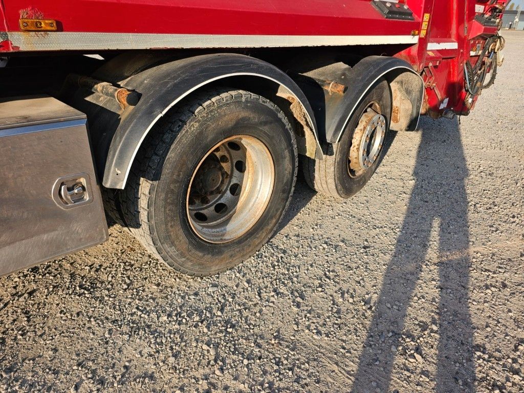 Fahrzeugabbildung Volvo FE 320 6x2 Müllwagen, 2 Kammern, Joab 18,7 cbm