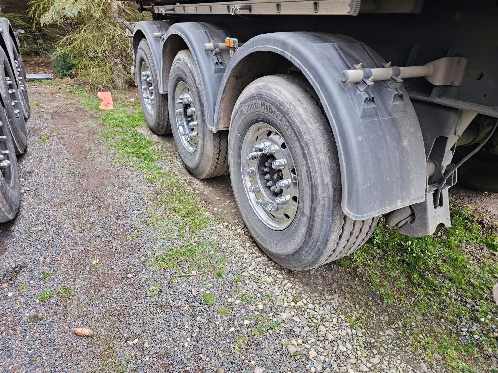 Fahrzeugabbildung Schmitz Cargobull 25 cbm Thermo-Mulde, Lift, ALCOA LM