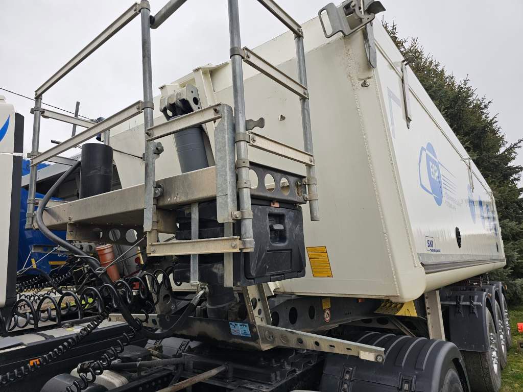 Fahrzeugabbildung Schmitz Cargobull 25 cbm Thermo-Mulde, Lift, ALCOA LM