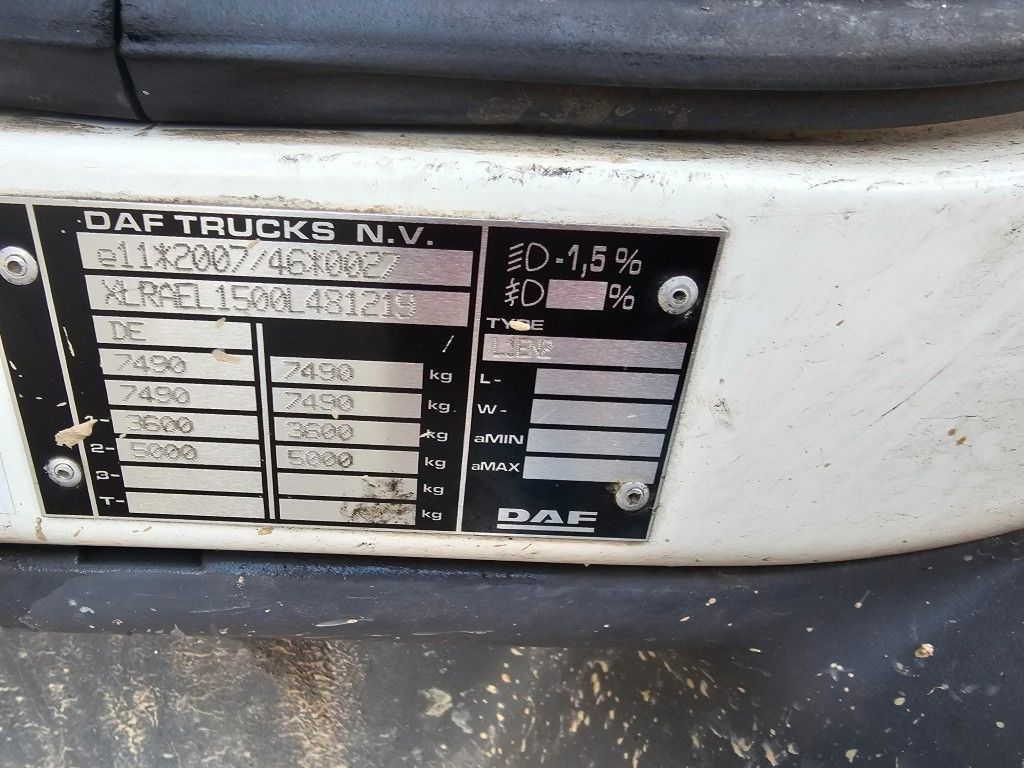 Fahrzeugabbildung DAF LF 180 Koffer, Ladebordwand, Klima