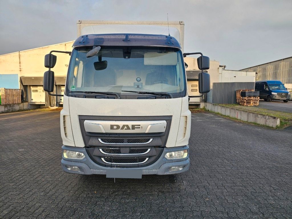 Fahrzeugabbildung DAF LF 180 Koffer, Ladebordwand, Klima