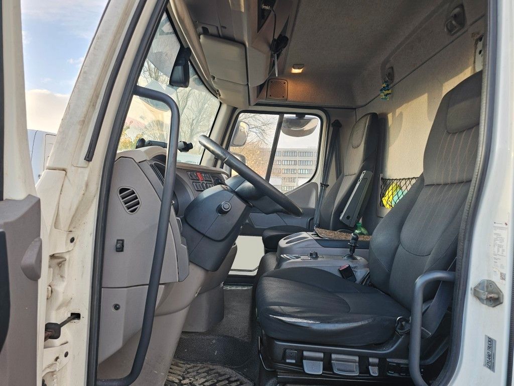Fahrzeugabbildung DAF LF 180 Koffer, Ladebordwand, Klima