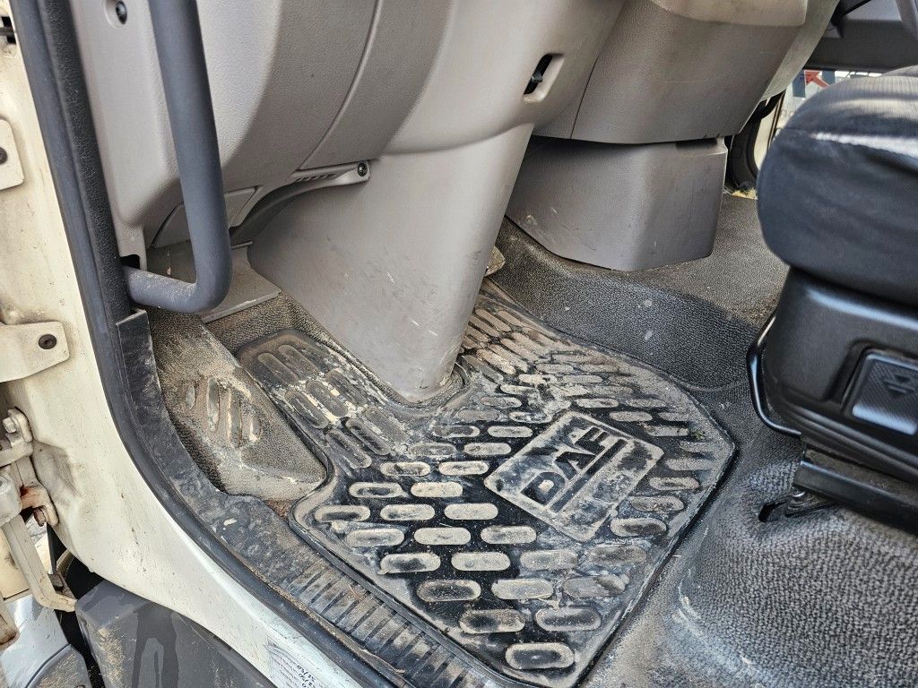 Fahrzeugabbildung DAF LF 180 Koffer, Ladebordwand, Klima