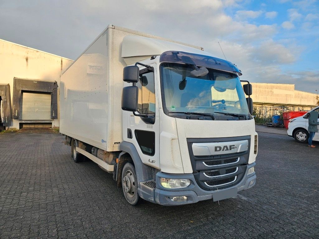 Fahrzeugabbildung DAF LF 180 Koffer, Ladebordwand, Klima