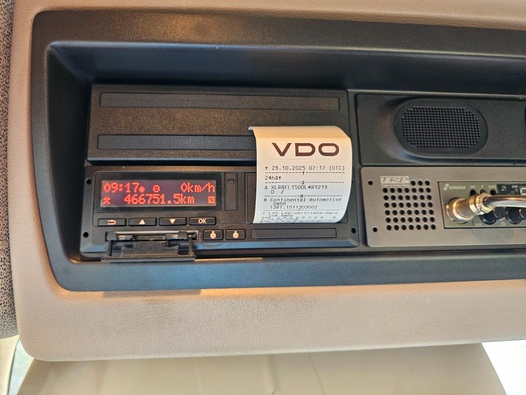 Fahrzeugabbildung DAF LF 180 Koffer, Ladebordwand, Klima