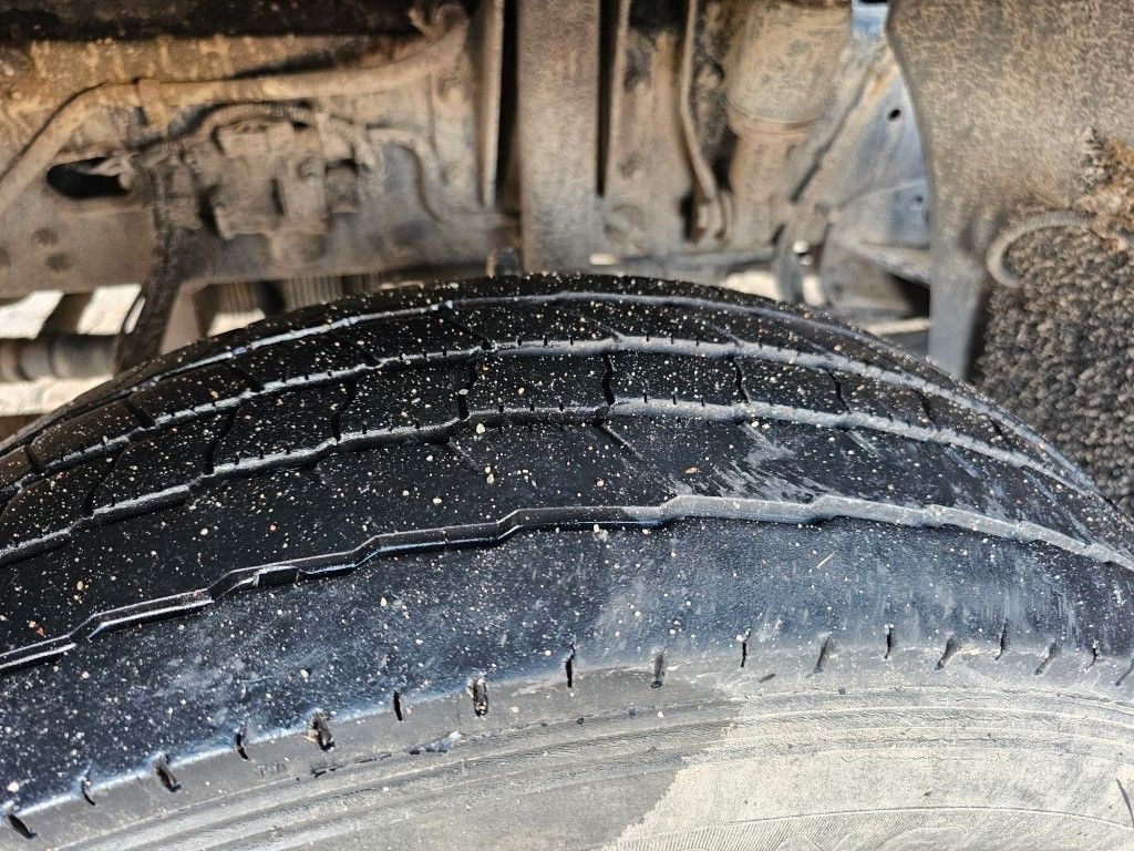 Fahrzeugabbildung DAF LF 180 Koffer, Ladebordwand, Klima