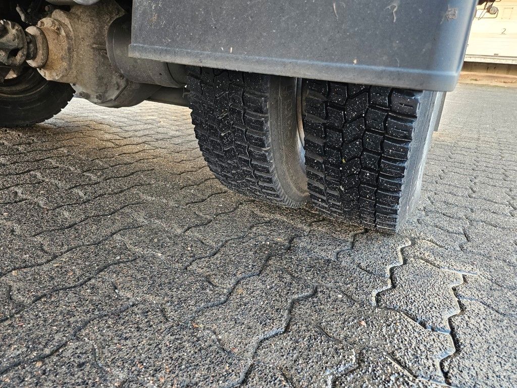 Fahrzeugabbildung DAF LF 180 Koffer, Ladebordwand, Klima