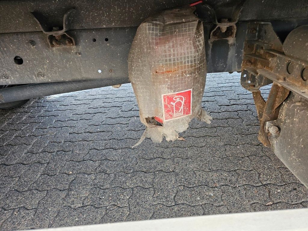 Fahrzeugabbildung DAF LF 180 Koffer, Ladebordwand, Klima