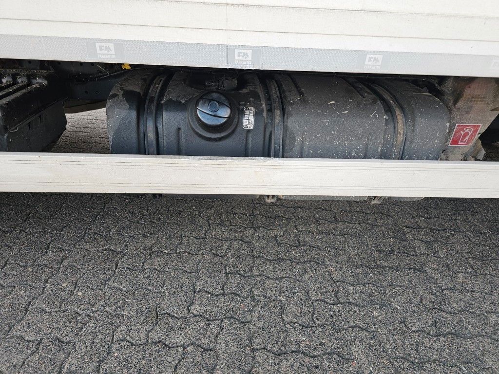 Fahrzeugabbildung DAF LF 180 Koffer, Ladebordwand, Klima