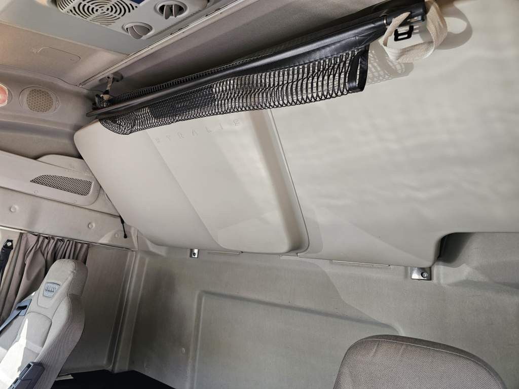 Fahrzeugabbildung Iveco 480 Stralis, Retrader, 2 Kreis-Hydraulik