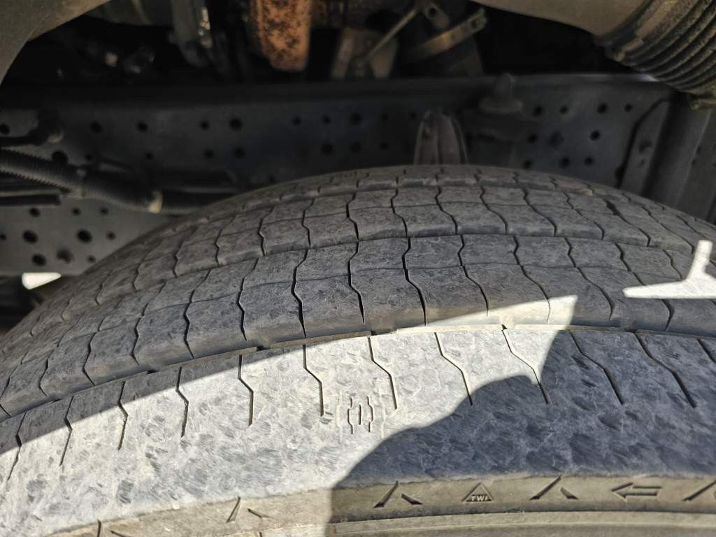 Fahrzeugabbildung Iveco 480 Stralis, Retrader, 2 Kreis-Hydraulik