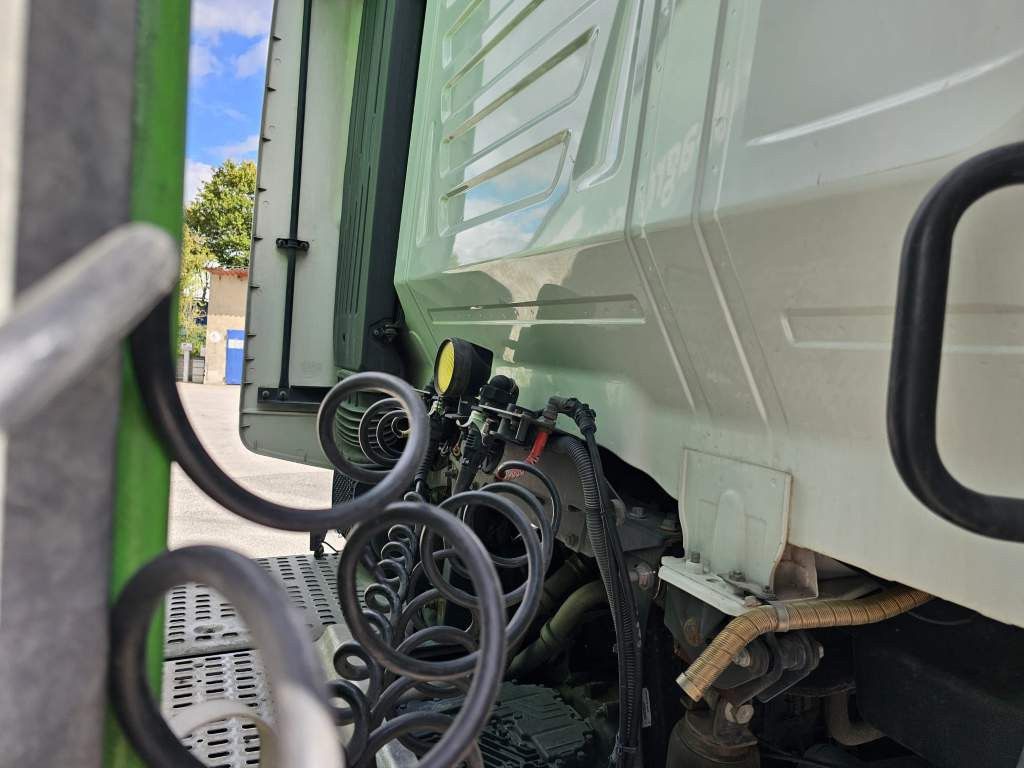 Fahrzeugabbildung Iveco 480 Stralis, Retrader, 2 Kreis-Hydraulik