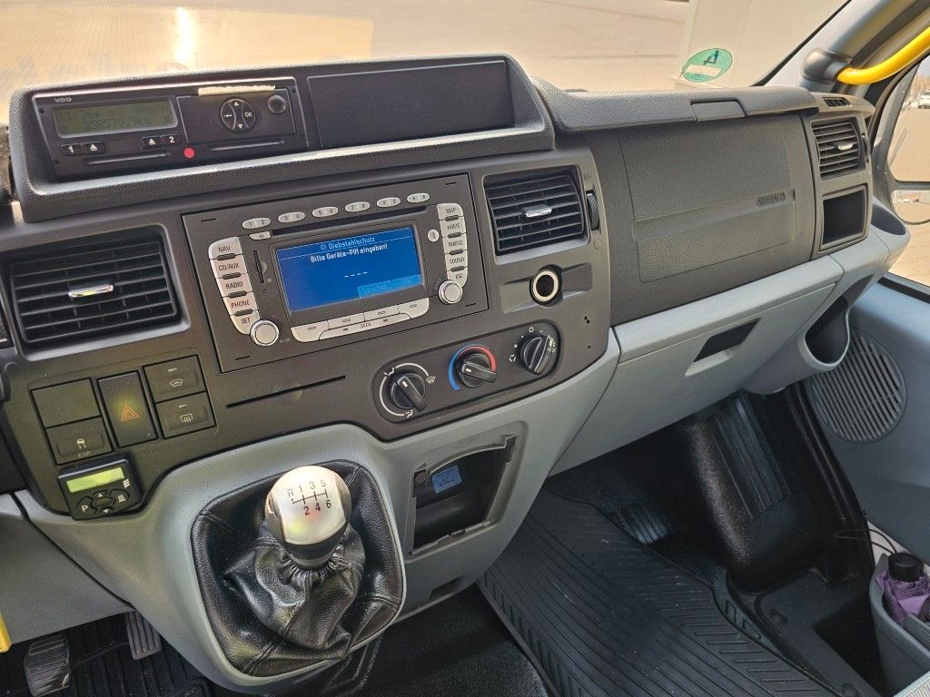 Fahrzeugabbildung Ford Transit Trend 17 Sitzer