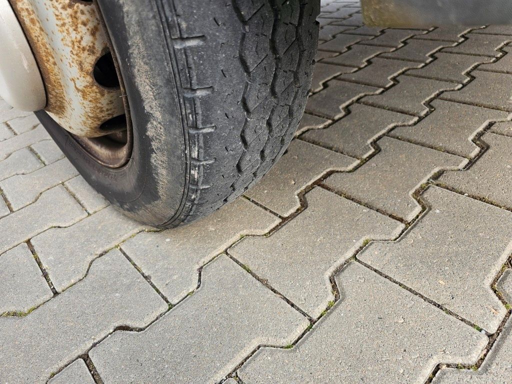 Fahrzeugabbildung Ford Transit Trend 17 Sitzer