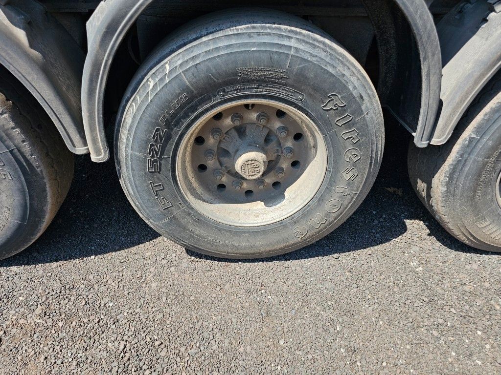 Fahrzeugabbildung Carnehl ca. 44 cbm Getreidekipper, Lift, BPS, kornschieb