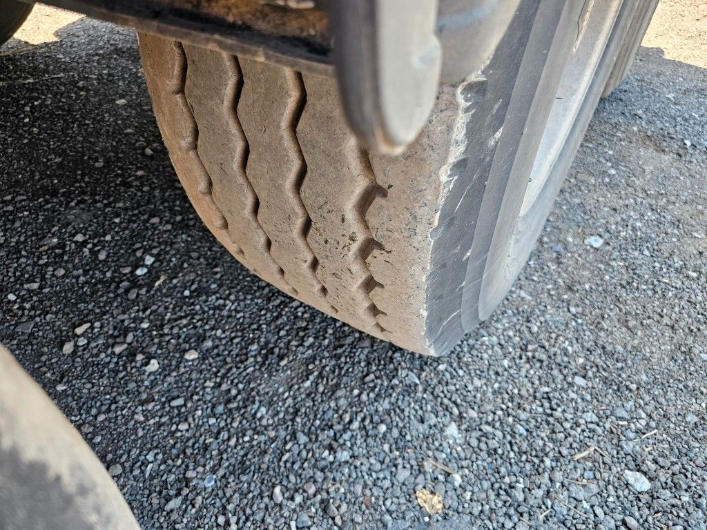 Fahrzeugabbildung Carnehl ca. 44 cbm Getreidekipper, Lift, BPS, kornschieb