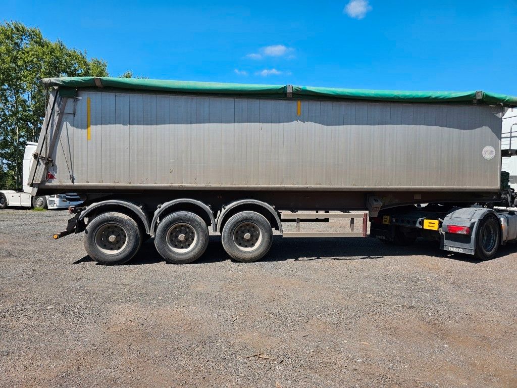 Fahrzeugabbildung Carnehl ca. 44 cbm Getreidekipper, Lift, BPS, kornschieb