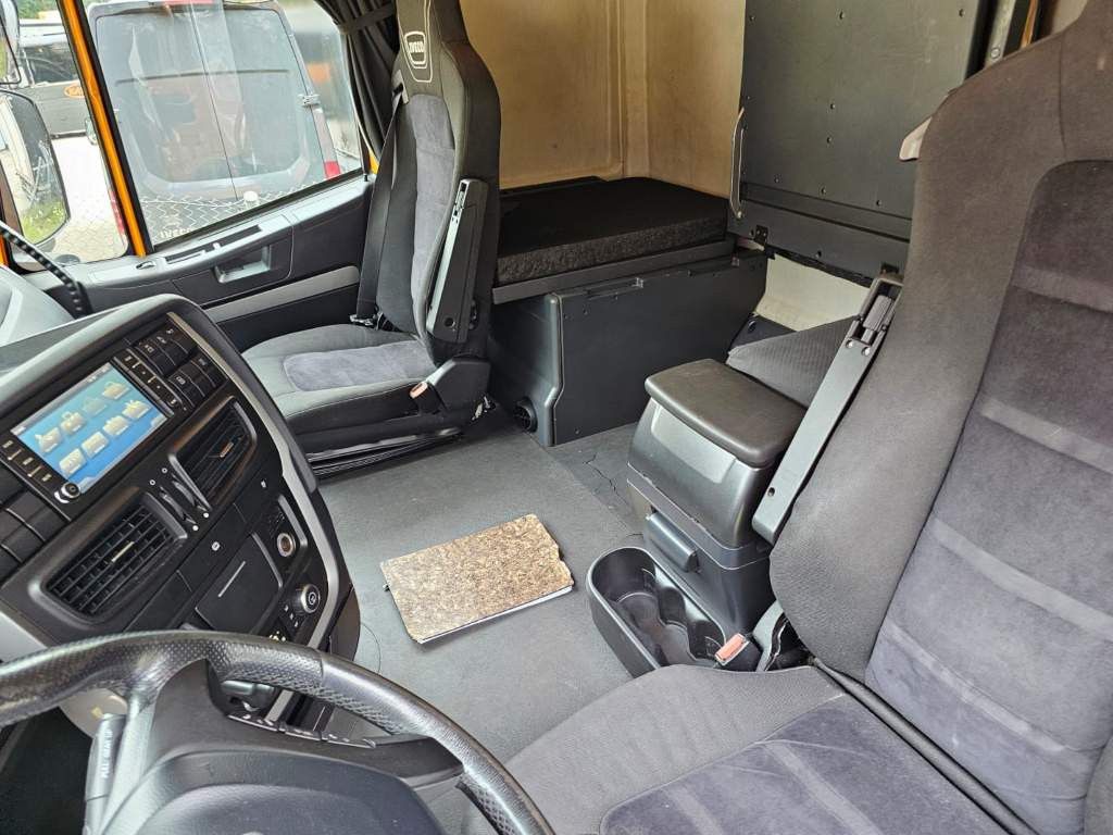 Fahrzeugabbildung Iveco 460, Retrader, CNG, voll durchrepariert