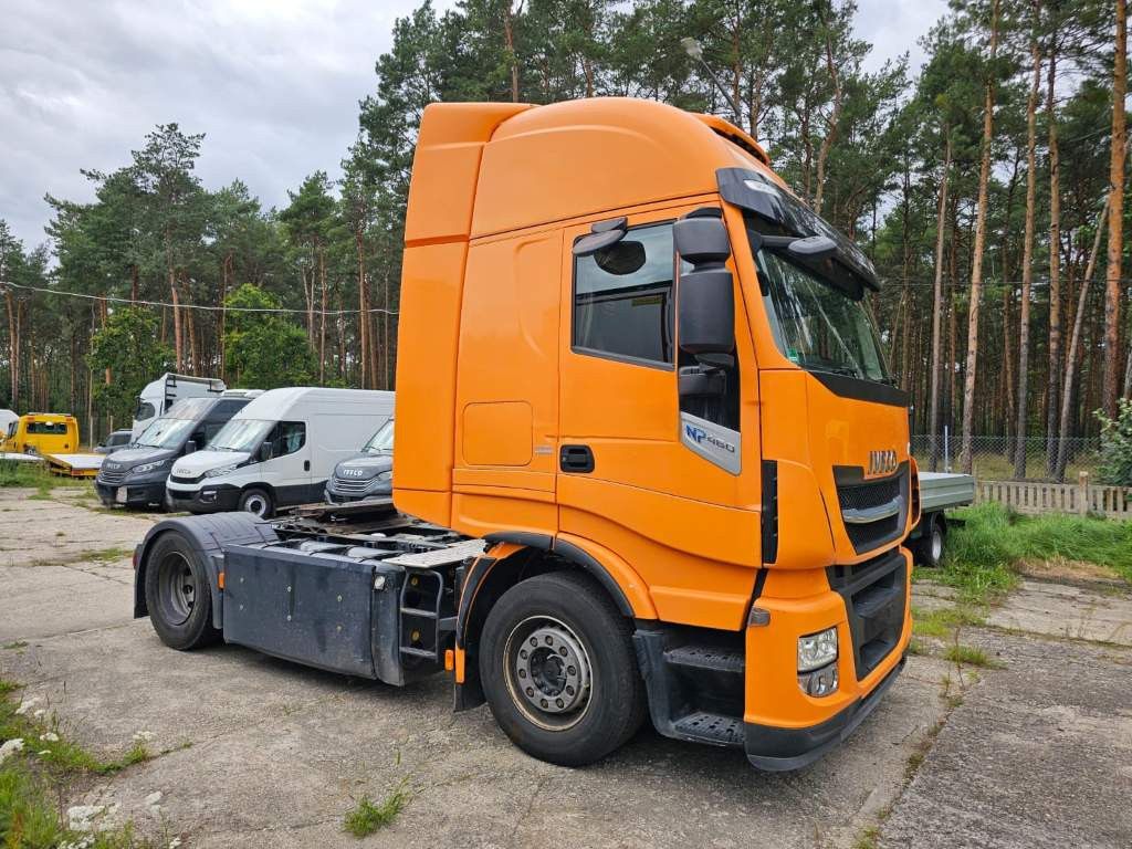 Fahrzeugabbildung Iveco 460, Retrader, CNG, voll durchrepariert
