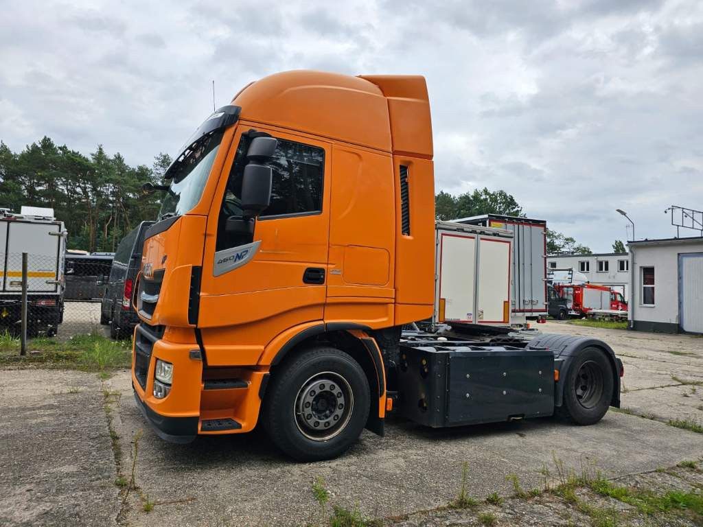 Fahrzeugabbildung Iveco 460, Retrader, CNG, voll durchrepariert