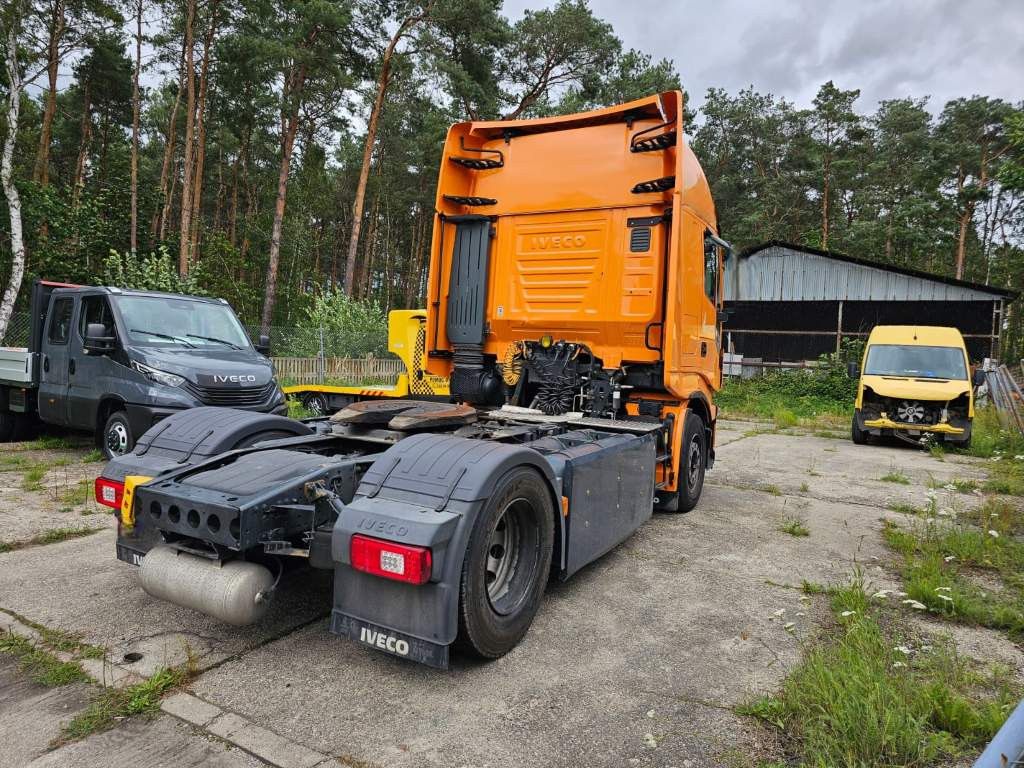 Fahrzeugabbildung Iveco 460, Retrader, CNG, voll durchrepariert