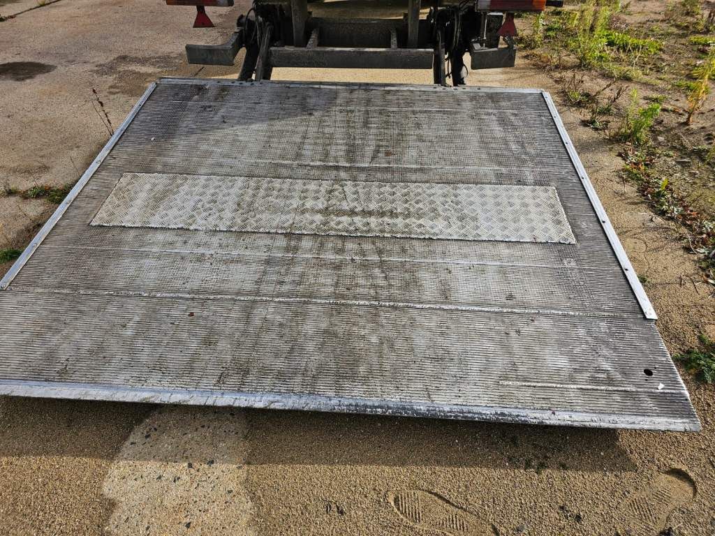 Fahrzeugabbildung Schmitz Cargobull Tiefkühler City, 2. Achse drehbar, Carrier 1550