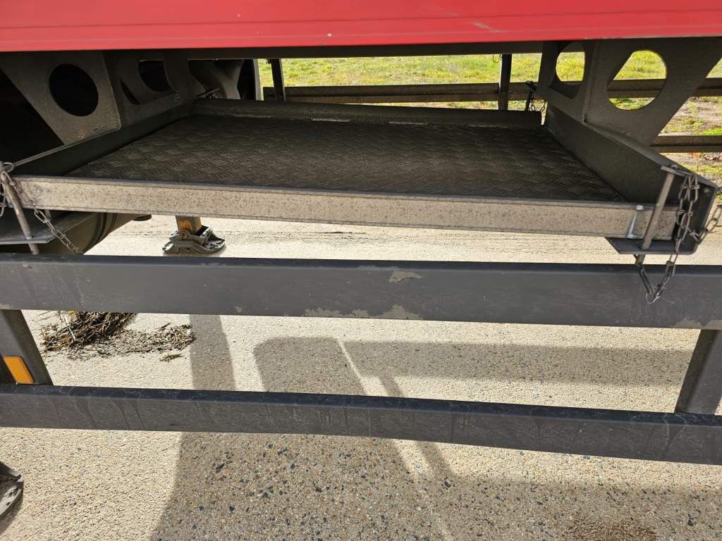 Fahrzeugabbildung Schmitz Cargobull Tiefkühler City, 2. Achse drehbar, Carrier 1550