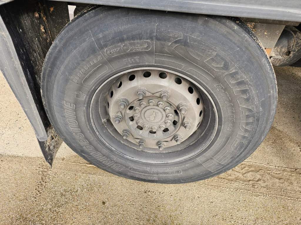 Fahrzeugabbildung Schmitz Cargobull Tiefkühler City, 2. Achse drehbar, Carrier 1550