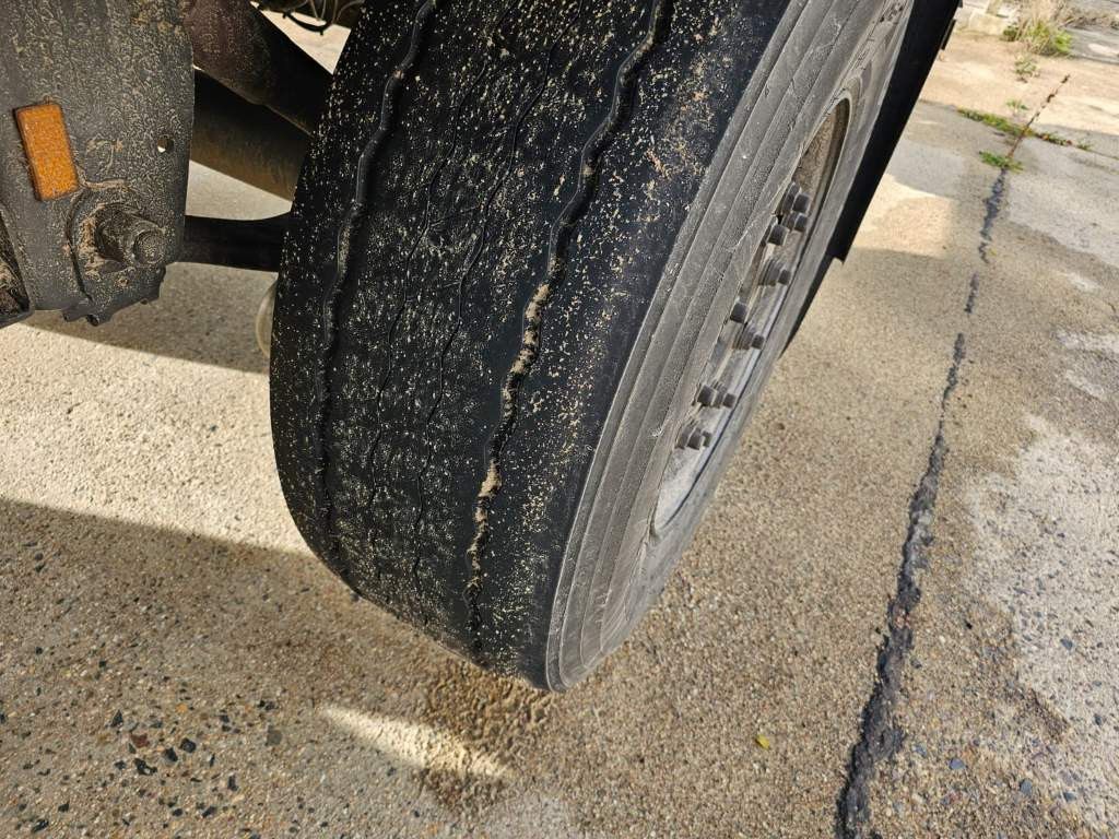 Fahrzeugabbildung Schmitz Cargobull Tiefkühler City, 2. Achse drehbar, Carrier 1550