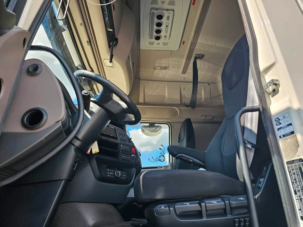 Fahrzeugabbildung DAF XF 450 SSC, Vollspoiler, ZF Intarder