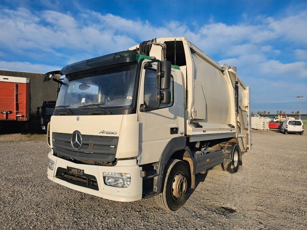 Mercedes-Benz 1527 Müllwagen, Geesinknorba 13H25, 2 Kammern