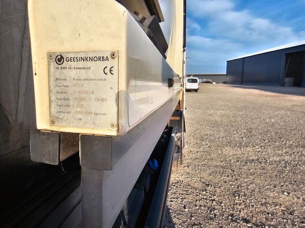 Fahrzeugabbildung Mercedes-Benz 1527 Müllwagen, Geesinknorba 13H25, 2 Kammern
