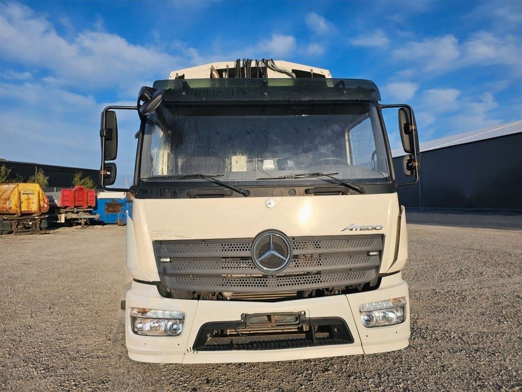 Fahrzeugabbildung Mercedes-Benz 1527 Müllwagen, Geesinknorba 13H25, 2 Kammern