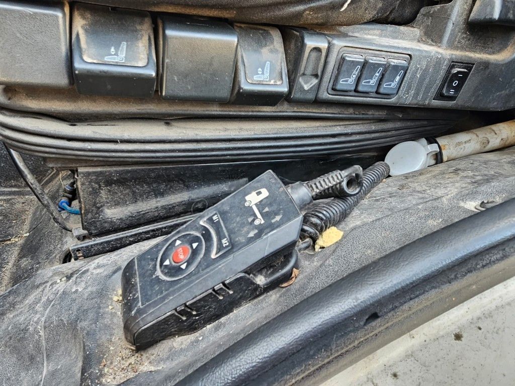 Fahrzeugabbildung Mercedes-Benz 1527 Müllwagen, Geesinknorba 13H25, 2 Kammern