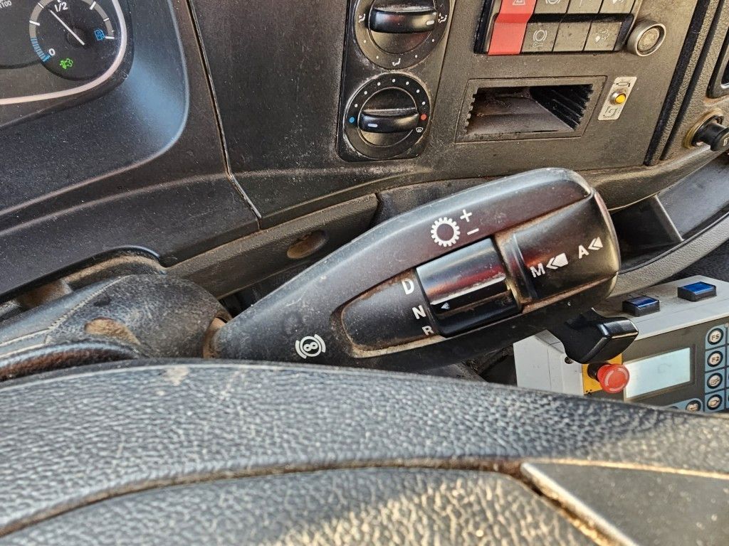 Fahrzeugabbildung Mercedes-Benz 1527 Müllwagen, Geesinknorba 13H25, 2 Kammern