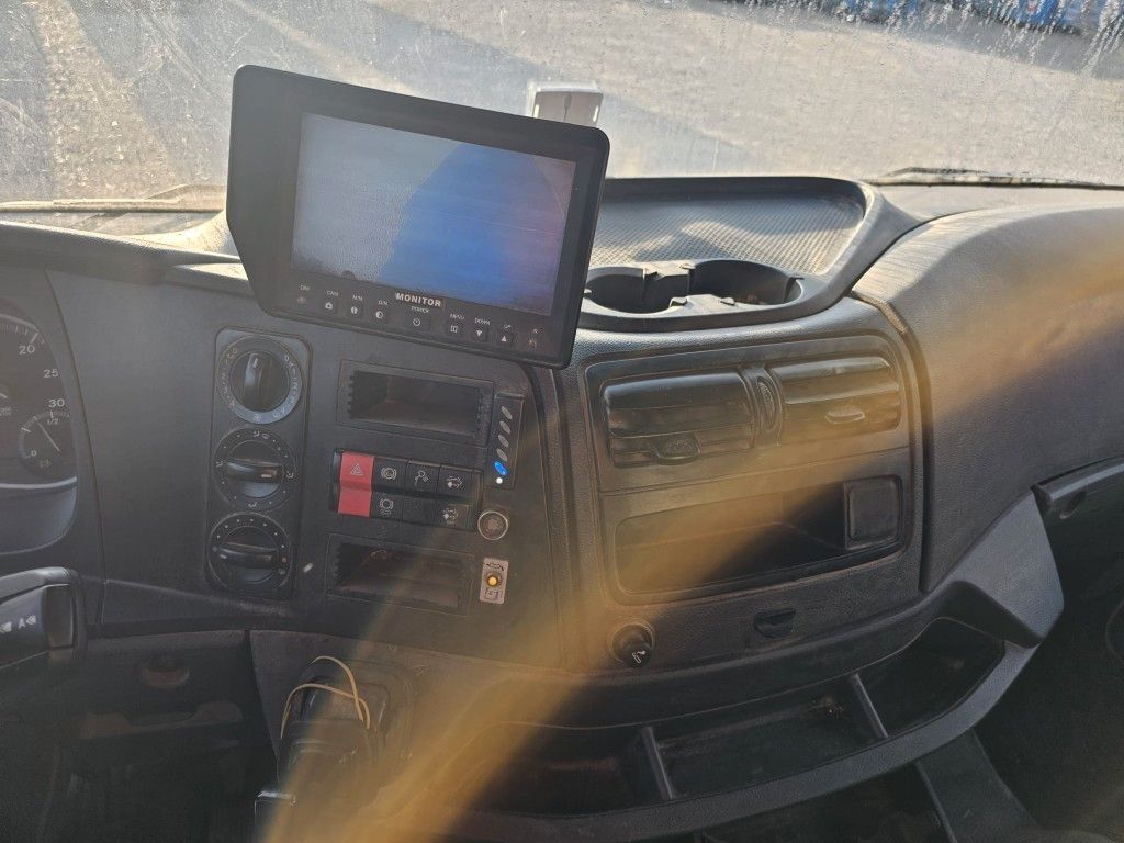 Fahrzeugabbildung Mercedes-Benz 1527 Müllwagen, Geesinknorba 13H25, 2 Kammern