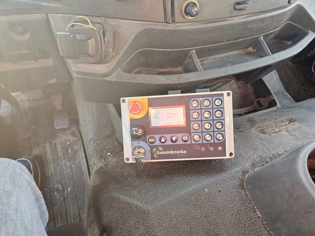 Fahrzeugabbildung Mercedes-Benz 1527 Müllwagen, Geesinknorba 13H25, 2 Kammern