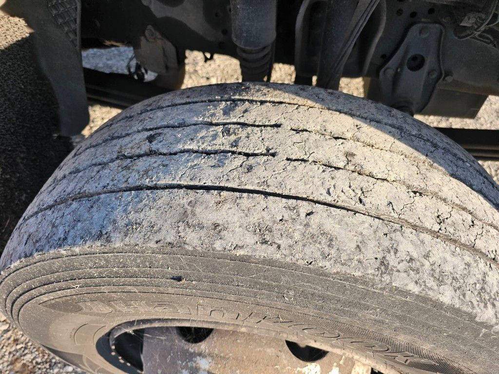 Fahrzeugabbildung Mercedes-Benz 1527 Müllwagen, Geesinknorba 13H25, 2 Kammern