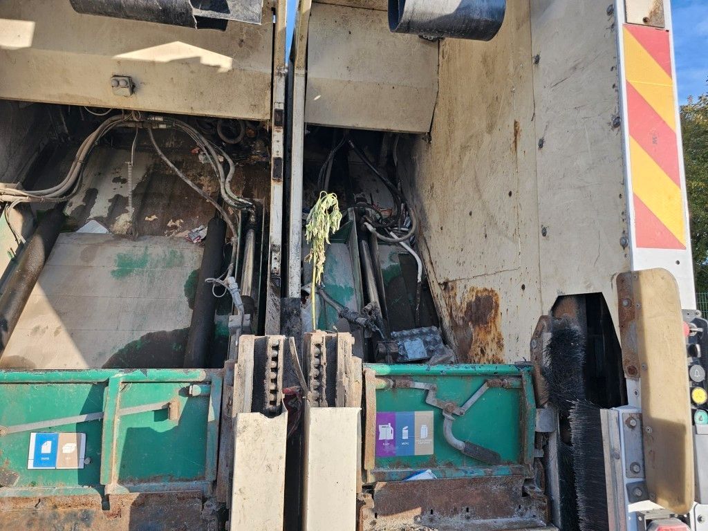 Fahrzeugabbildung Mercedes-Benz 1527 Müllwagen, Geesinknorba 13H25, 2 Kammern