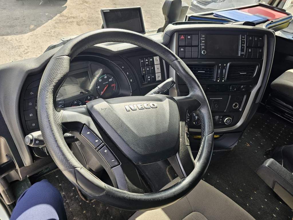 Fahrzeugabbildung Iveco 480 Stralis, Retrader, 2 Kreis-Hydraulik