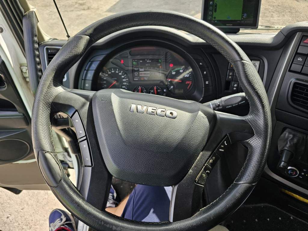 Fahrzeugabbildung Iveco 480 Stralis, Retrader, 2 Kreis-Hydraulik