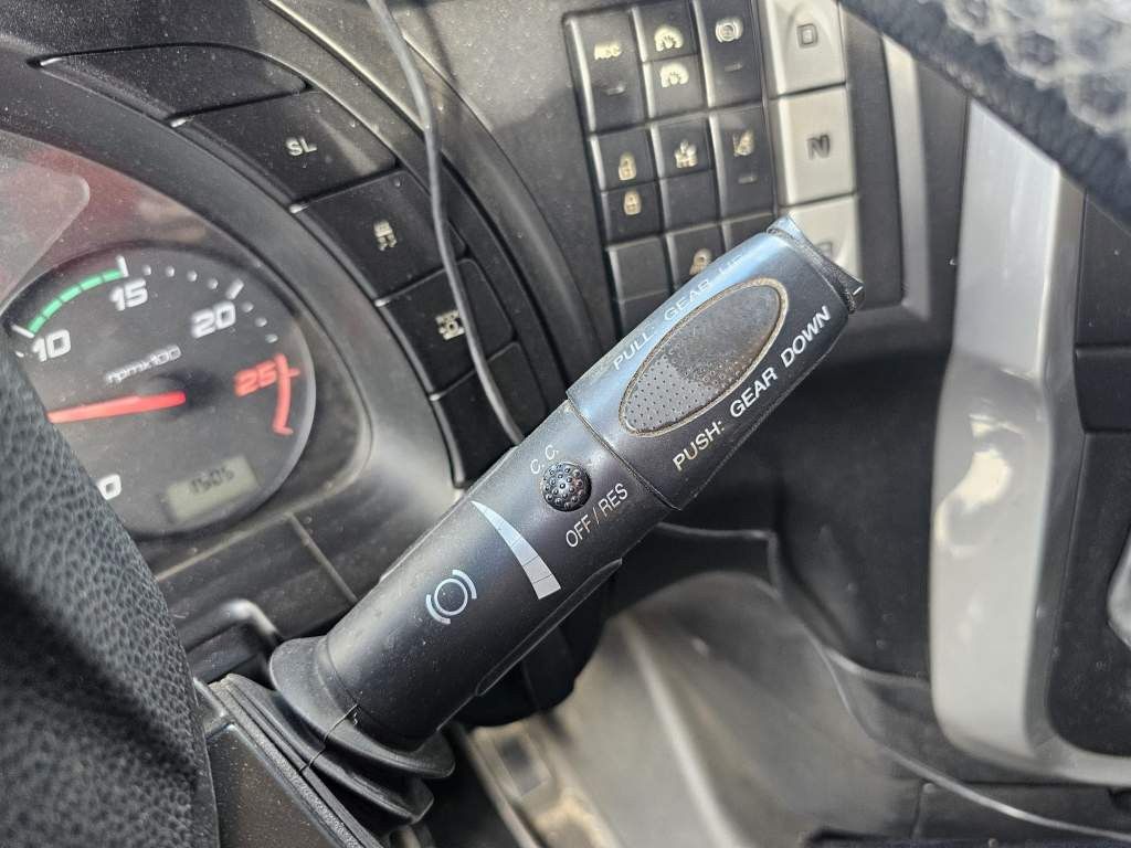 Fahrzeugabbildung Iveco 480 Stralis, Retrader, 2 Kreis-Hydraulik