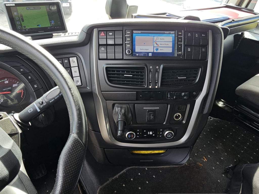 Fahrzeugabbildung Iveco 480 Stralis, Retrader, 2 Kreis-Hydraulik