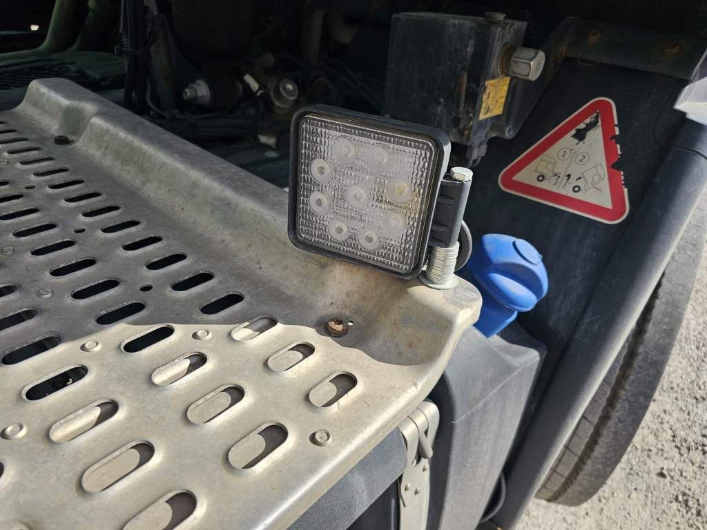 Fahrzeugabbildung Iveco 480 Stralis, Retrader, 2 Kreis-Hydraulik